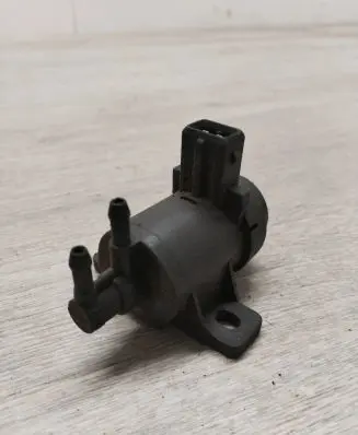 Renault Master II Turbo solenoid valve 7700113071