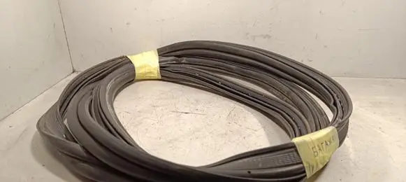 Lancia Thema Loading door rubber seal (on body) 