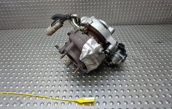 Toyota RAV 4 (XA40) Turbo S27730822 172010W020
