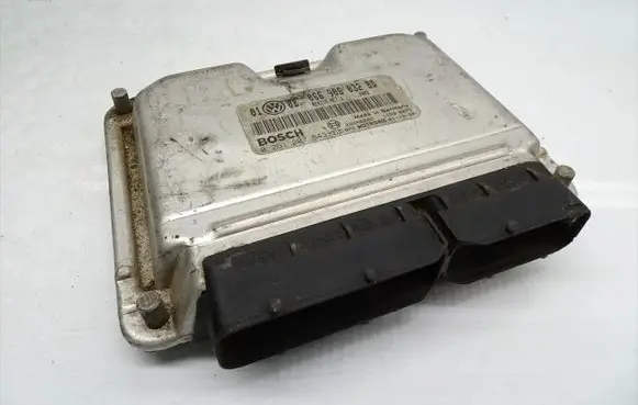 Volkswagen PASSAT B5.5 Engine control unit/module 066906032BD 0261207643