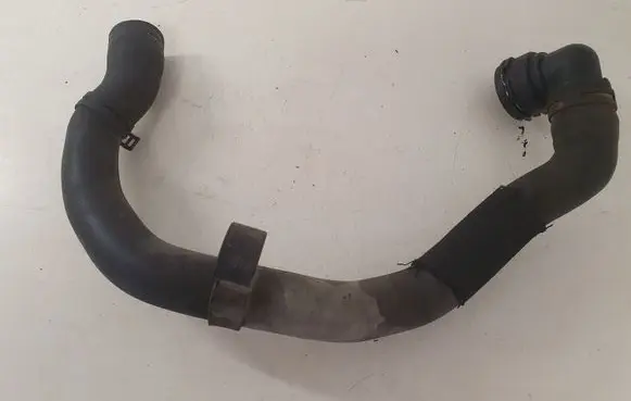 Volkswagen PASSAT B6 Engine coolant pipe/hose 1K0122291