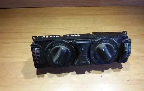 Mercedes-Benz E W210 Climate control unit 2108300185