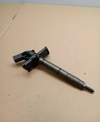 Audi A6 S6 C6 4F Fuel injector 059130277AB
