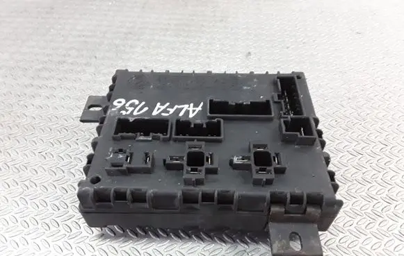 Alfa Romeo 156 Fuse module 60679160