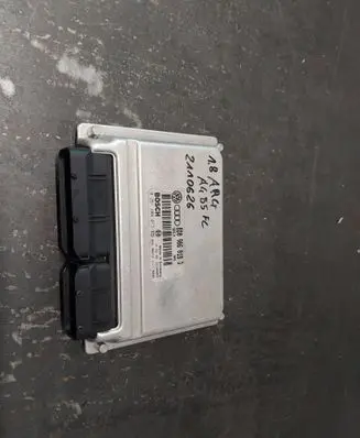 Audi A4 S4 B5 8D Engine control unit/module 8D0906018D 0261204873