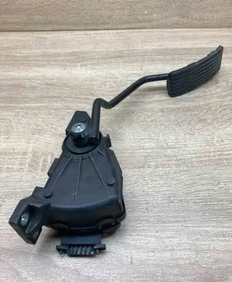 Volvo S40, V40 Accelerator throttle pedal 30865642 M865642