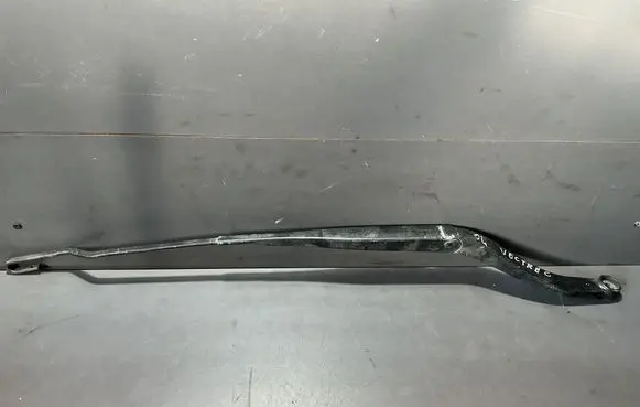 Opel Vectra C Front wiper blade arm 