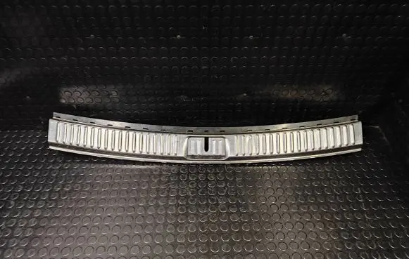 Volkswagen Touareg II Trunk/boot sill cover protection 7P0863459E