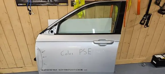 Jeep Grand Cherokee WL Front door