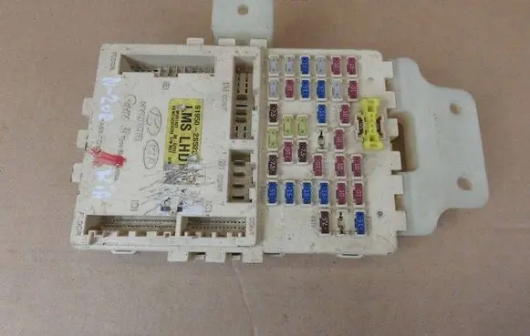 Hyundai ix35 Fuse module 919502S522 91950-2S522