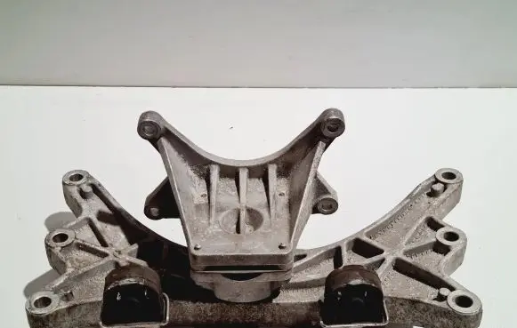 Maserati Ghibli Gearbox mounting bracket 670001542 670003953
