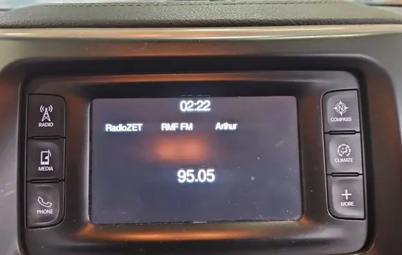 Jeep Cherokee Radio/CD/DVD/GPS head unit P05091377AE IMPRK1559739