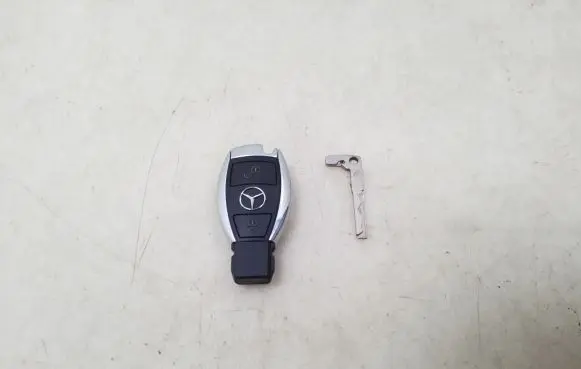 Mercedes-Benz B W246 W242 Ignition key/card 
