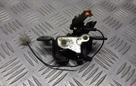Mazda Demio Tailgate/trunk/boot lock/catch/latch