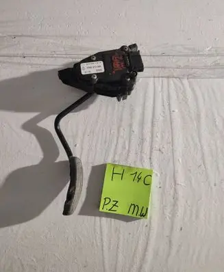 Renault Trafic II (X83) Accelerator throttle pedal 7700313060