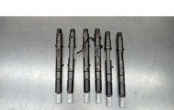 Volkswagen PASSAT B5.5 Fuel injectors set 059130202B