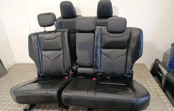 Toyota RAV 4 (XA40) Interior set 