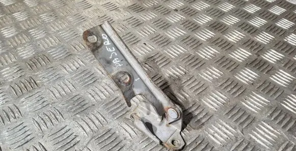 Mitsubishi Pajero Engine bonnet/hood hinges