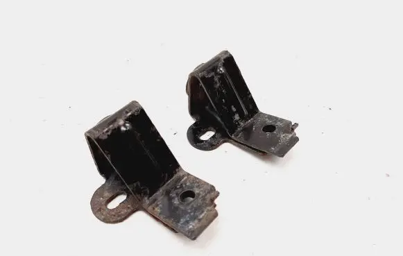 Radiator mount bracket