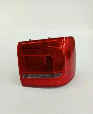 Volkswagen Touran II Rear/tail lights 176405