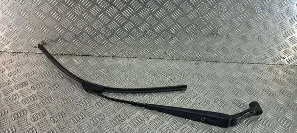 Nissan X-Trail T32 Front wiper blade arm 