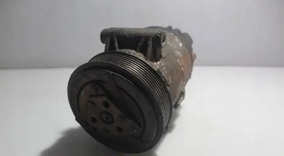 Renault Scenic II - Grand scenic II Air conditioning (A/C) compressor (pump)