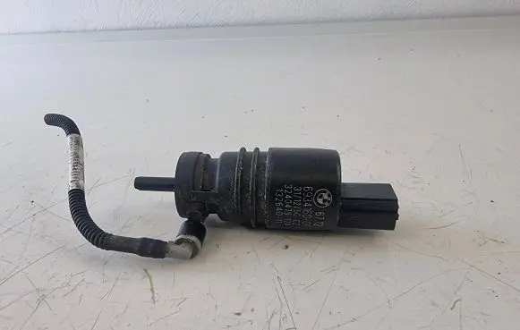 BMW 5 F10 F11 Windscreen/windshield washer pump 6934160 3240479 13264011