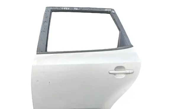 KIA Ceed Rear door