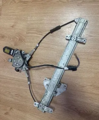 Hyundai Lantra I Front door window regulator with motor 9882033000