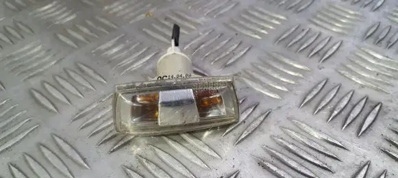 Opel Corsa D Front fender indicator light 13252455 13252456