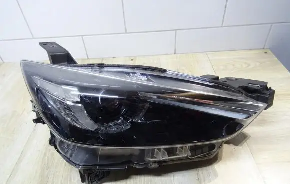 Mazda CX-3 Headlight/headlamp D10E51030
