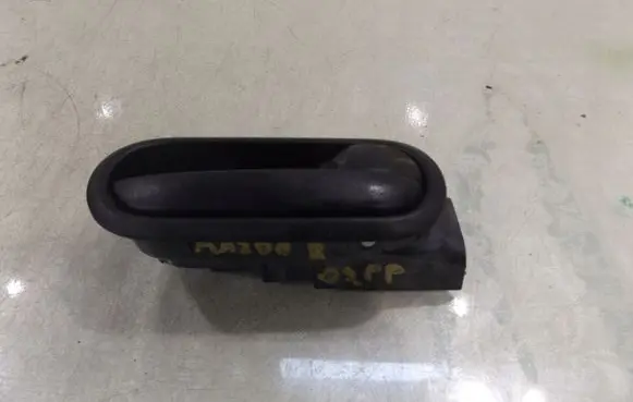Mazda 2 Front door interior handle