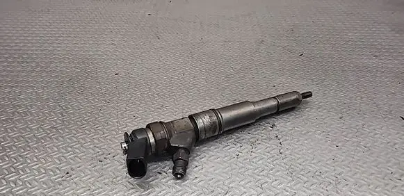 BMW 7 E65 E66 Fuel injector 0445110131 7789661