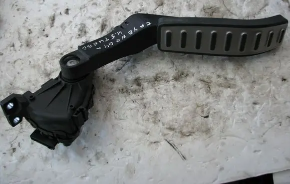 Porsche Cayenne (9PA) Accelerator throttle pedal 7L0723507A
