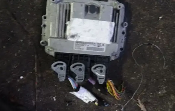 Peugeot 308 Engine control unit/module ECU 9661204380