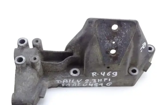 Iveco Daily 4th gen Engine mounting bracket 500376601