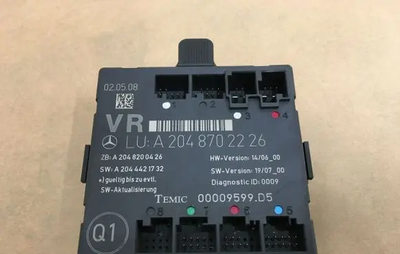Mercedes-Benz C W204 Door control unit/module A2048200426 A2048702226 A2044421732