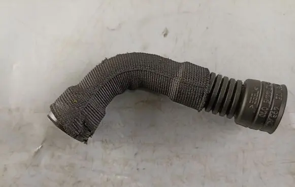 Volkswagen Golf IV Breather/breather pipe/hose 038104493AC PX0446070