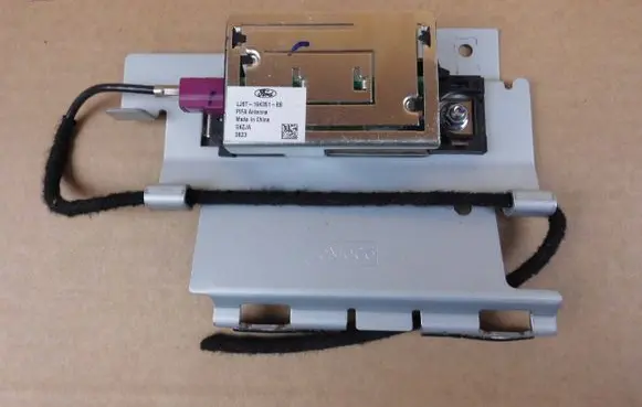 Ford Kuga III Aerial antenna amplifier LJ6T19K351BB