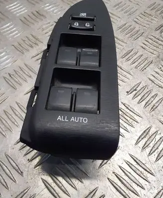 Toyota Prius (XW30) Electric window control switch 515220