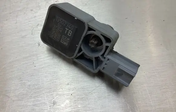 Opel Insignia A Airbag deployment crash/impact sensor 13502340 13502346