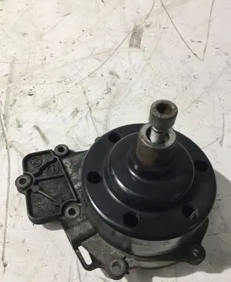 Mercedes-Benz Sprinter W906 Water pump A6512002301