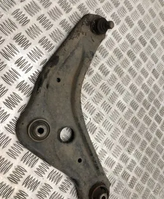 Nissan Qashqai Front lower control arm/wishbone