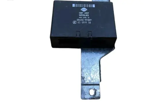 Nissan Terrano Door central lock control unit/module 284507F007 05051132