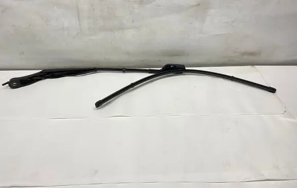 Peugeot 5008 II Windshield/front glass wiper blade 1617039480 1617039980