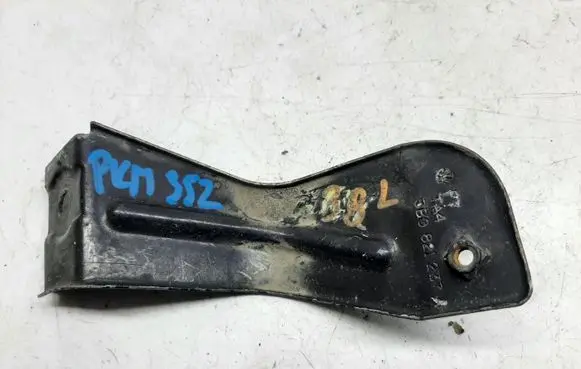 Volkswagen PASSAT B5.5 Fender mounting bracket 3B0821237A