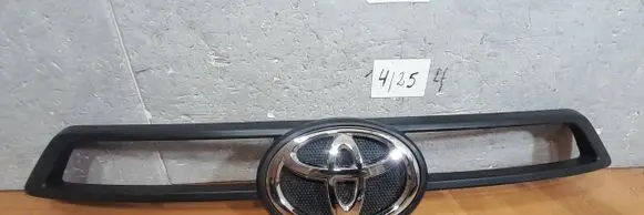 Toyota Hilux (AN120, AN130) Front grill 70422A