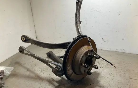 Audi Q7 4L Rear wheel hub spindle/knuckle 