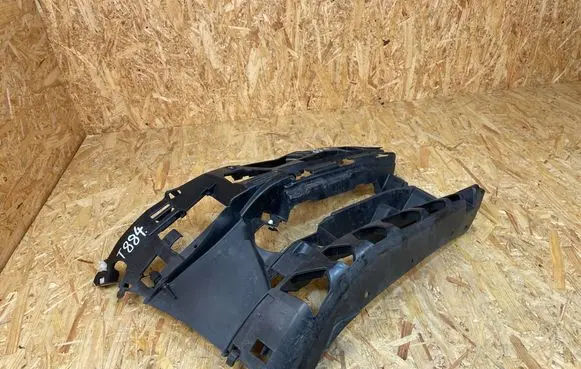 BMW 5 G30 G31 G38 Front bumper mounting bracket 7385346