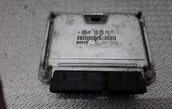 Volkswagen Golf IV Engine control unit/module 038906019FF 0281010662